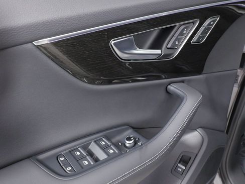 Used 2025 Audi Q7 3.0T Prestige w/ Prestige Package image 26