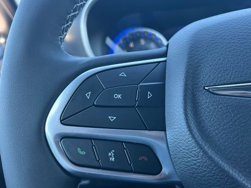 New 2026 Chrysler Pacifica Select image 11