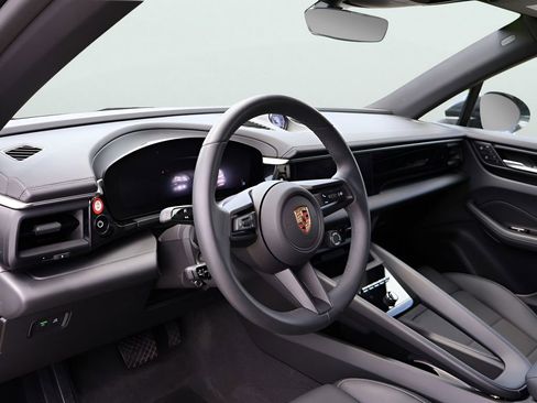 Used 2025 Porsche Macan 4 Electric AWD/4WD image 4