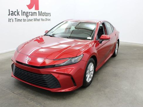 Used 2025 Toyota Camry LE FWD image 2