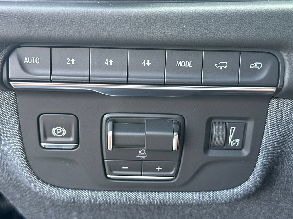 Certified 2026 Cadillac Escalade Platinum Sport w/ LPO, ONYX Package AWD/4WD image 36