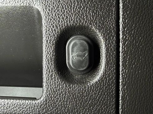 Used 2019 Chevrolet Tahoe LT AWD/4WD image 17