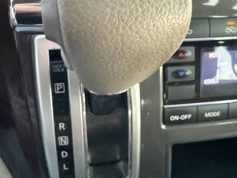 Used 2015 Nissan Quest S image 8