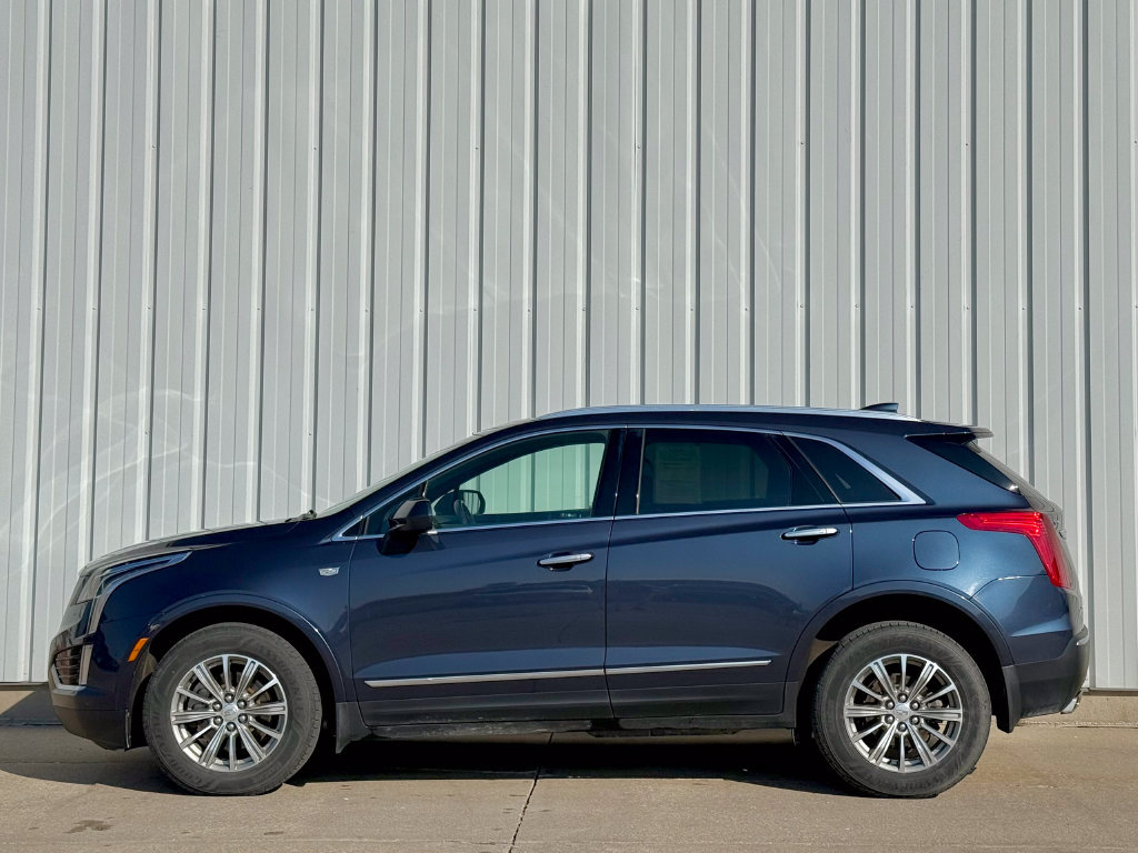 Used 2018 Cadillac XT5 Luxury w/ Driver Awareness Package AWD/4WD image 3