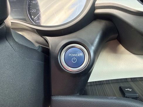 Used 2021 Toyota Sienna Platinum image 36