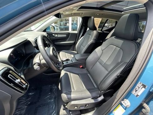 Used 2025 Volvo XC40 B5 Core AWD/4WD image 21