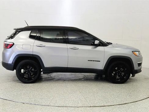 Used 2018 Jeep Compass Latitude AWD/4WD image 8