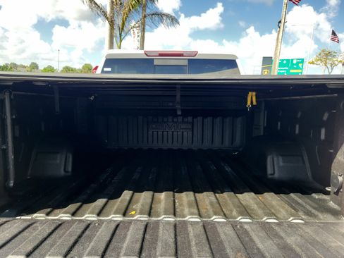 Used 2021 GMC Sierra 1500 SLT w/ SLT Premium Package image 10