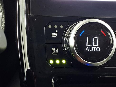 Used 2024 Toyota Highlander Platinum image 15