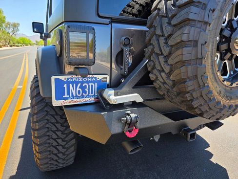 Used 2014 Jeep Wrangler Unlimited Rubicon w/ Connectivity Group AWD/4WD image 34