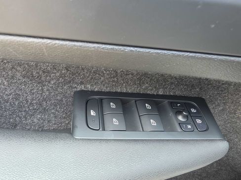 Used 2024 Volvo XC40 B5 Plus w/ Climate Package AWD/4WD image 22