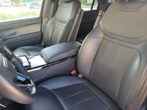 Used 2025 Land Rover Range Rover Sport SE image 20