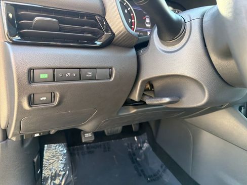 Used 2025 Nissan Sentra SV image 17