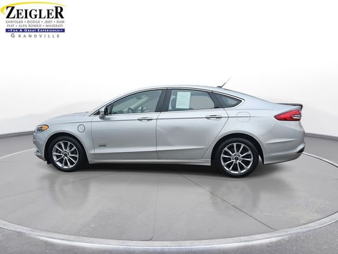 Used 2017 Ford Fusion Energi SE image 8