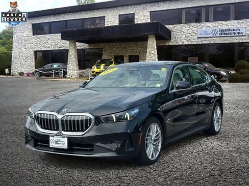 Used 2024 BMW 530i xDrive w/ Convenience Package AWD/4WD image 2
