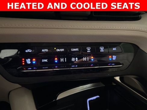 Used 2022 Buick Envision Avenir w/ Technology Package II image 30