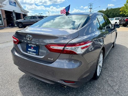 Used 2019 Toyota Camry XLE FWD image 5