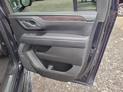 Used 2023 Chevrolet Suburban LT image 33