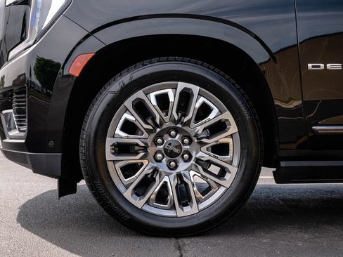 Certified 2024 GMC Yukon XL Denali Ultimate AWD/4WD image 10