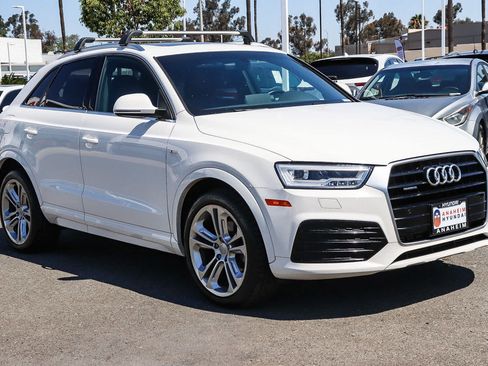 Used 2017 Audi Q3 2.0T Prestige w/ Prestige Package AWD/4WD image 3