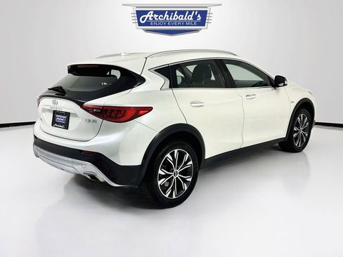 Used 2018 INFINITI QX30 AWD image 6