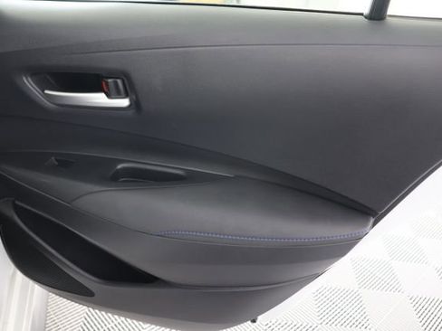 Used 2022 Toyota Corolla SE w/ SE Premium Package image 25