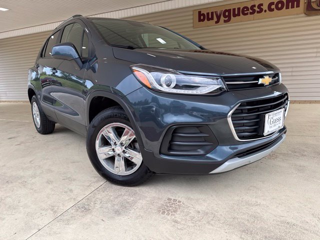Used 2022 Chevrolet Trax LT w/ LT Convenience Package AWD/4WD image 2