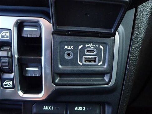 Used 2024 Jeep Wrangler Sport S w/ LED Headlamp & Fog Lamp Group image 19