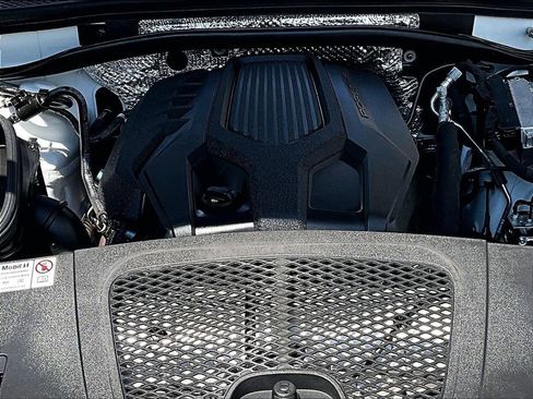 Certified 2024 Porsche Macan AWD/4WD image 15