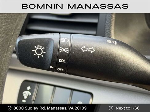 Used 2017 Hyundai Elantra SE image 23