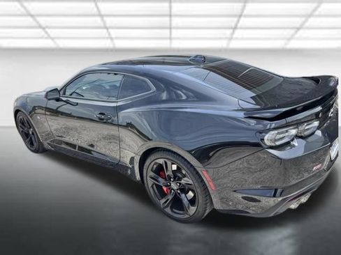 Used 2021 Chevrolet Camaro SS RWD image 4