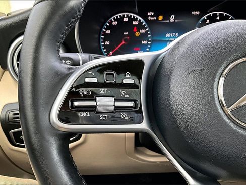 Used 2020 Mercedes-Benz GLC 300 4MATIC image 10