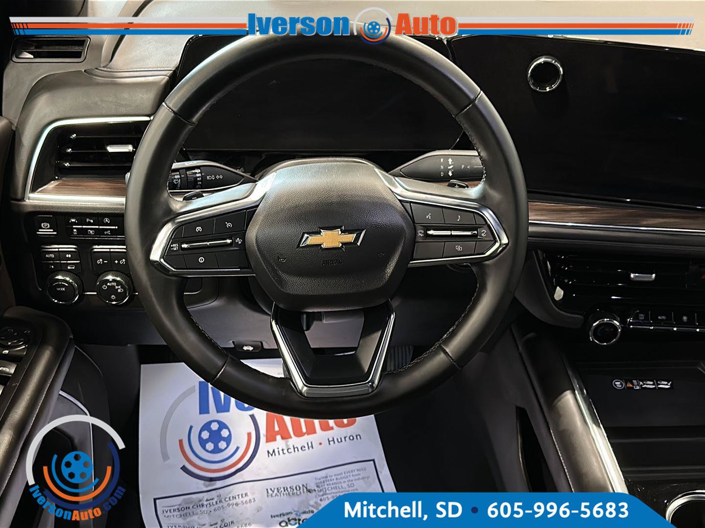 Used 2025 Chevrolet Suburban LT AWD/4WD image 27
