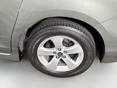 Certified 2020 Toyota Sienna L image 35