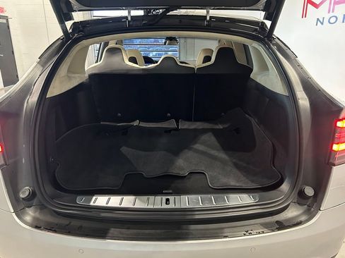 Used 2018 Tesla Model X 75D AWD/4WD image 25