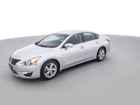 Used 2015 Nissan Altima 2.5 SV FWD image 9
