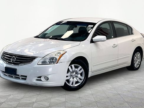Used 2011 Nissan Altima 2.5 S FWD image 1