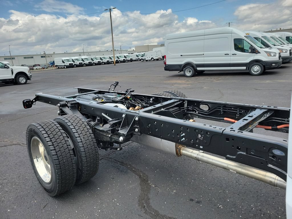 New 2026 Ford F550 4x4 Regular Cab Super Duty image 9