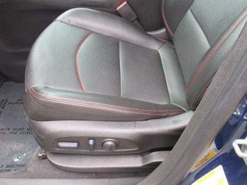 Certified 2022 Chevrolet Equinox RS w/ RS Leather Package FWD image 17