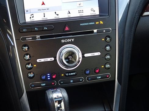 Used 2018 Ford Explorer Platinum image 26