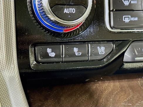 Used 2021 GMC Yukon Denali w/ Denali Premium Package image 19