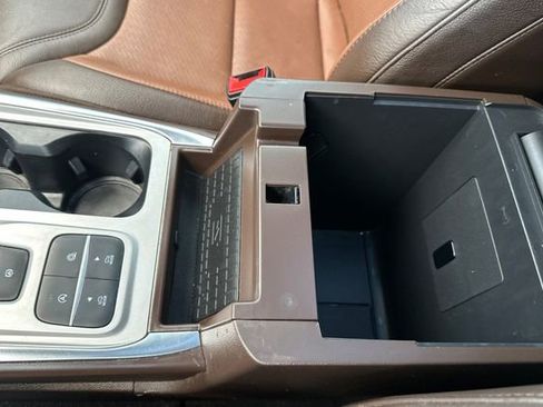 Used 2021 Ford Explorer King Ranch w/ Premium Technology Package image 33