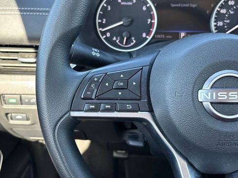 Used 2025 Nissan Sentra SV image 15