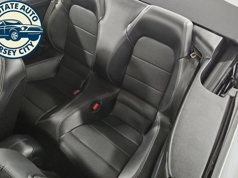 Used 2022 Ford Mustang Premium RWD image 31