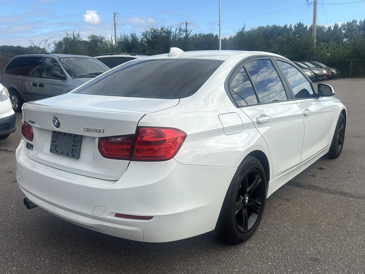 Used 2015 BMW 328i xDrive Sedan AWD/4WD image 5