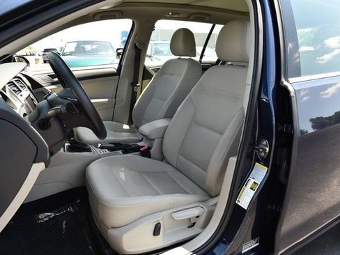 Used 2015 Volkswagen Golf TDI SE FWD image 17