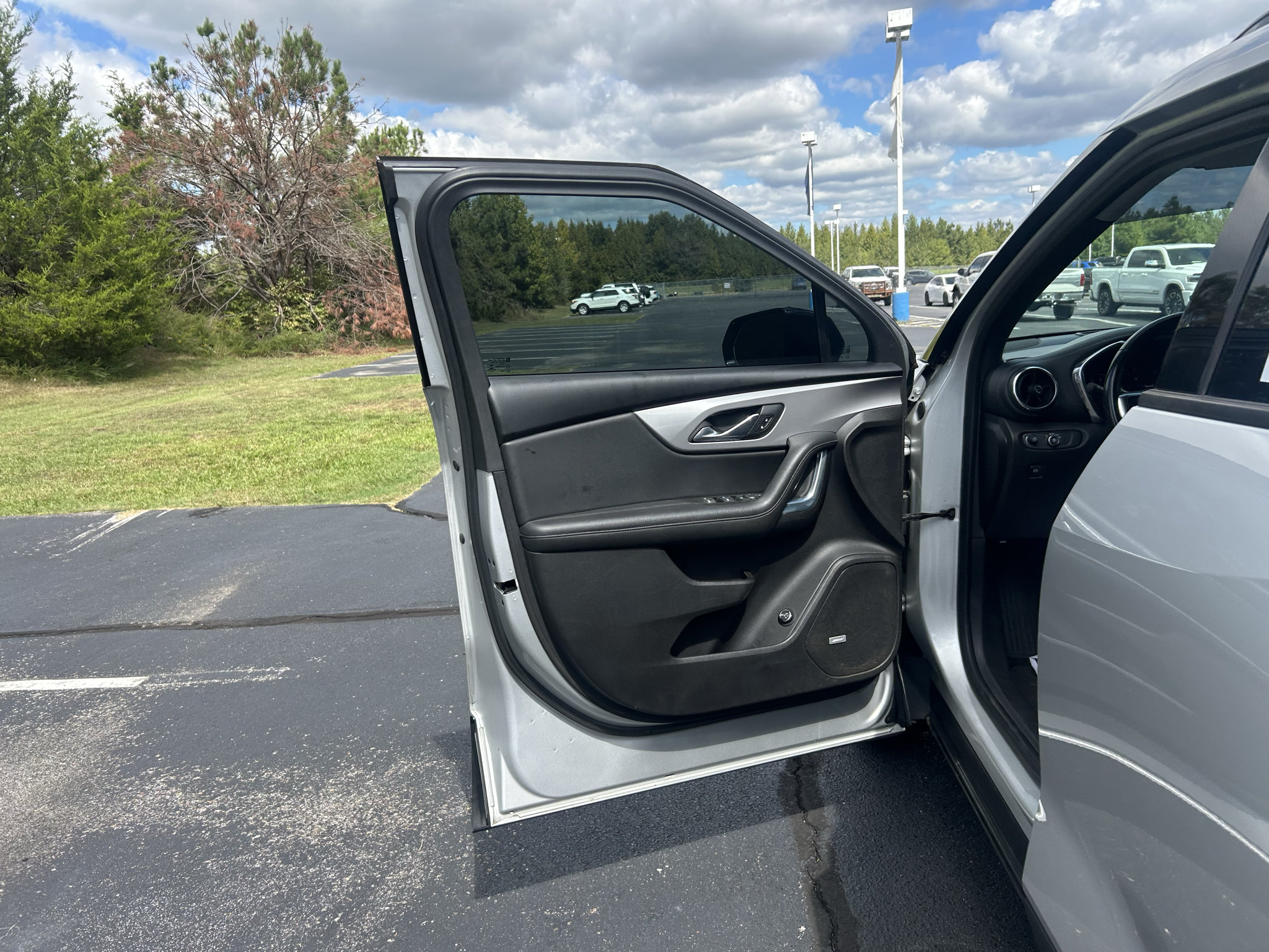 Used 2021 Chevrolet Blazer LT w/ Sound & Technology Package FWD image 18