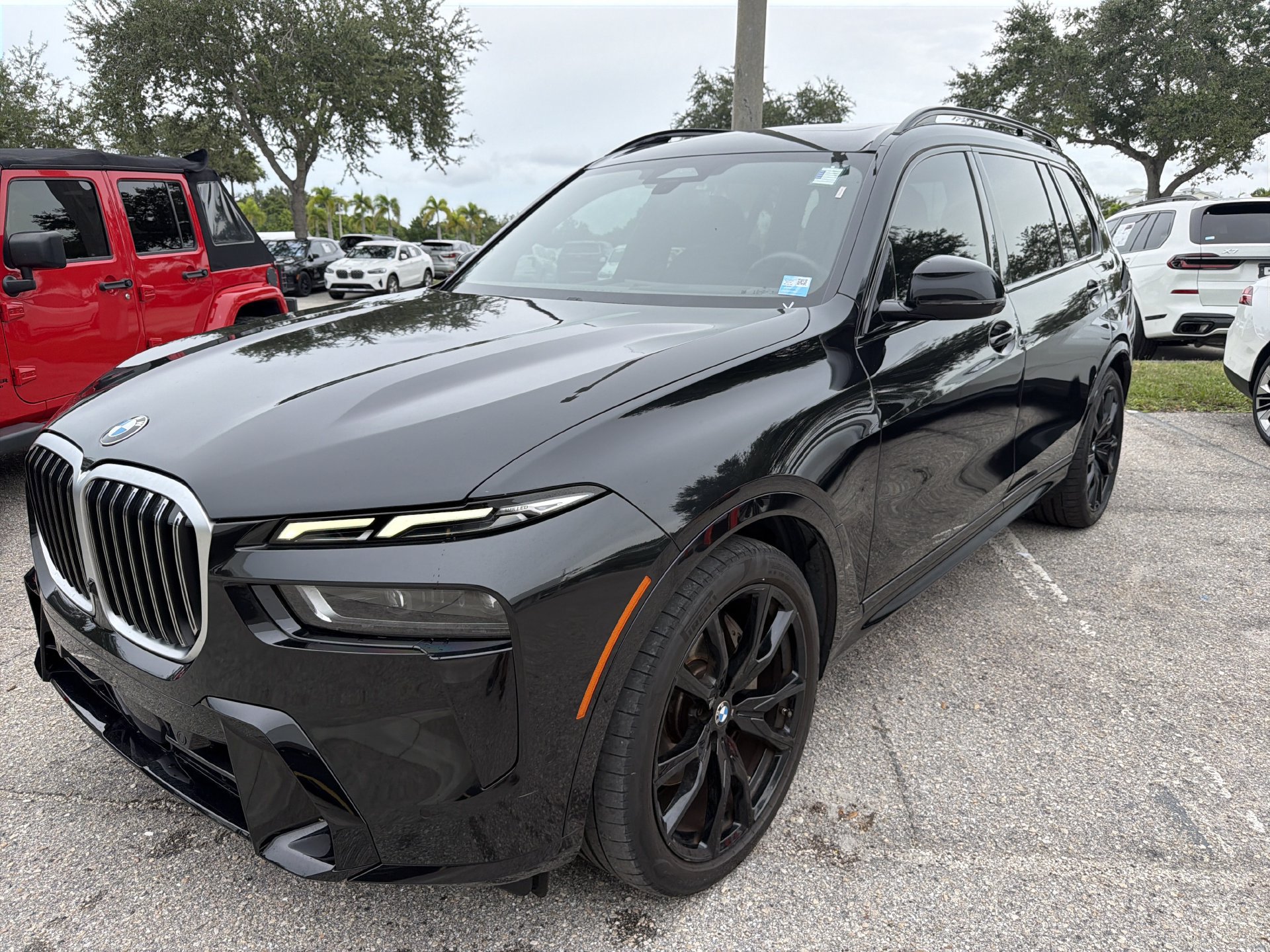 Used 2024 BMW X7 xDrive40i w/ Executive Package AWD/4WD image 8