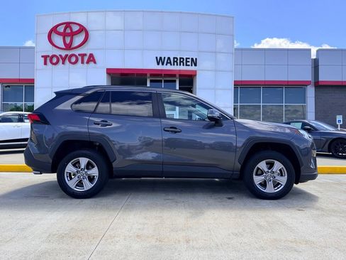 Used 2025 Toyota RAV4 XLE AWD/4WD image 3