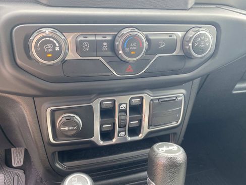 Used 2019 Jeep Wrangler Unlimited Sport S AWD/4WD image 28